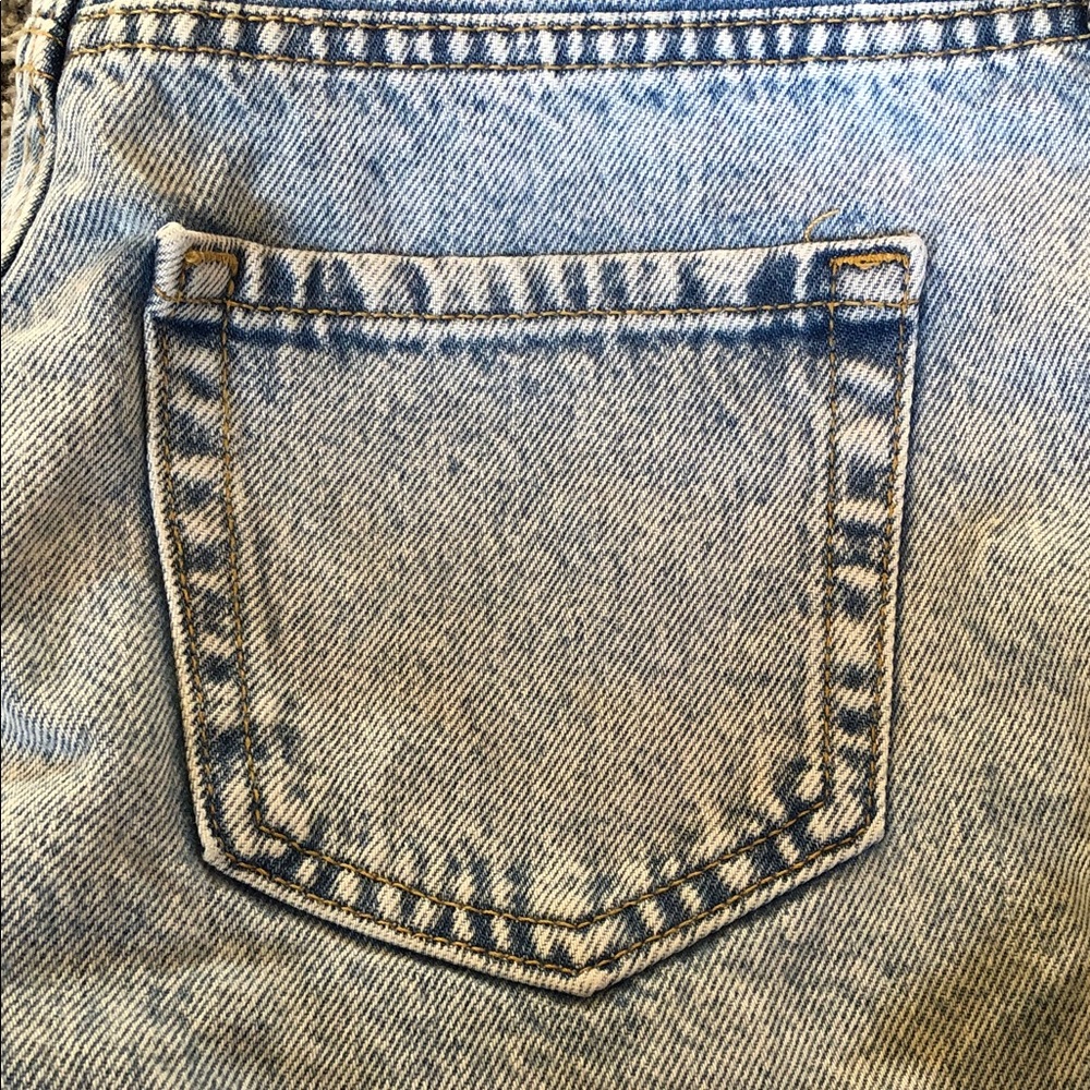 Wild Fable Vintage-Style Light Stonewash Denim Roll-Cuff Women’s Shorts size 2 - Picture 6 of 8